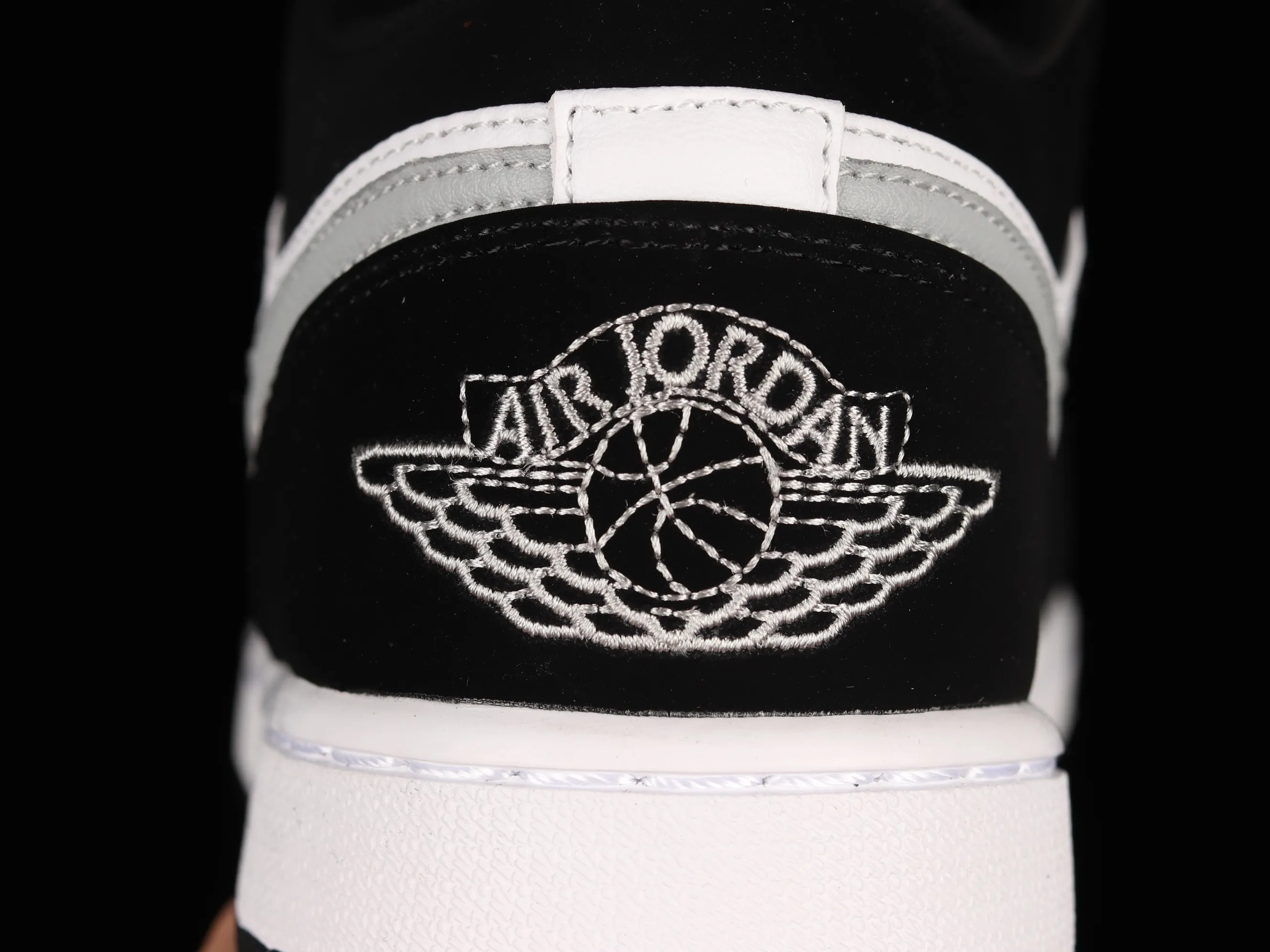 All categories Air Jordan Jordan series basketball shoes Air Jordan 1 Low Air Jordan 1 Low "New Emerald" AJ1 Joe 1 black and white gray 552780-018
